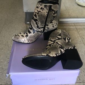 •Madden Girl• Snake skin booties NWOT